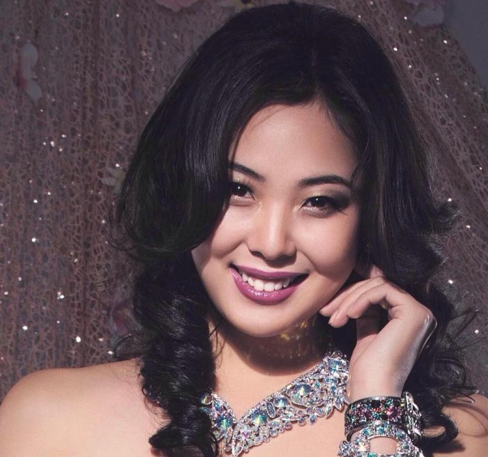 Б.Бадамцэцэгт “эмч”-ээ хийхэд нь урлагийн карьер нь муу нөлөө үзүүлэх үү